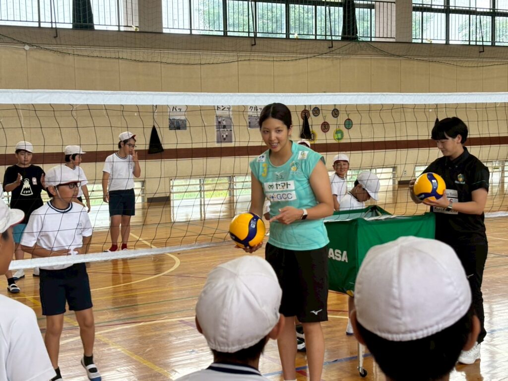 【レポート】新里東小学校にてバレーボール教室をしました